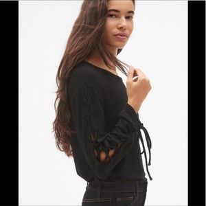 GAP softspun lace sleeve top